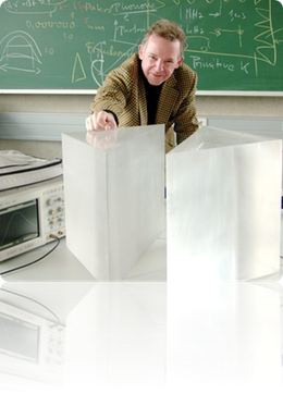 guenter-nimtz-2_med.png