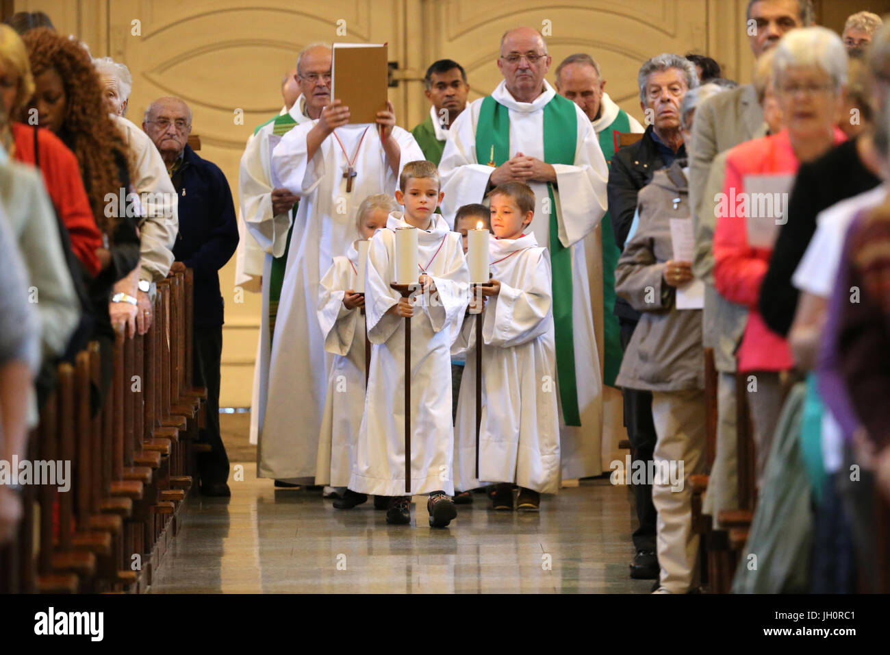 Entrance catholic mass hi-res stock photography and images - Alamy