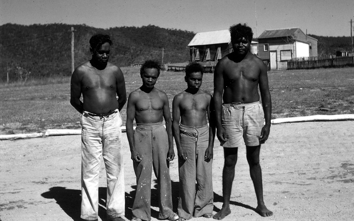 australian-pygmies-with-australian-abori