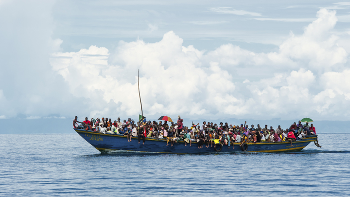 091214_refugees_boat_asylum1.jpg