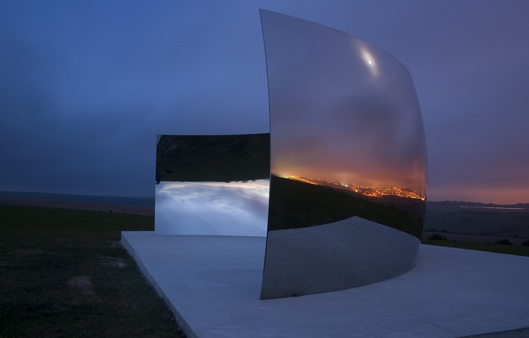 C-Curve - Anish Kapoor | Â© Dominic Alves/Flickr