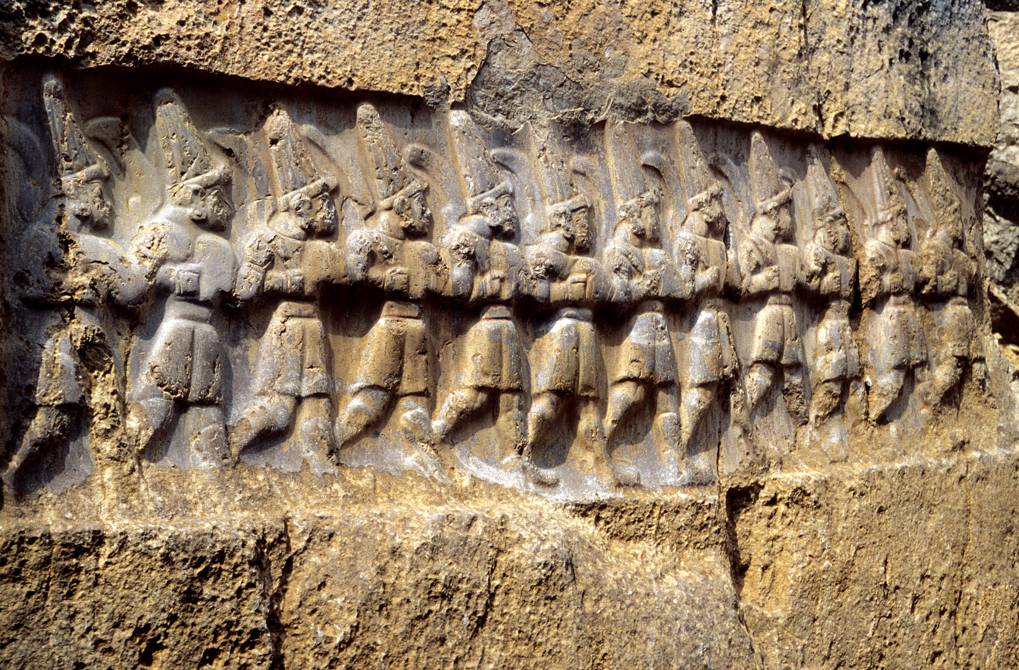Yazilikaya_B_12erGruppe.jpg