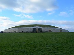 250px-Newgrange.JPG