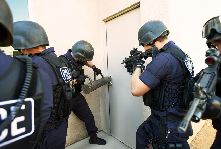 police-breaking-down-door-0717201.jpg