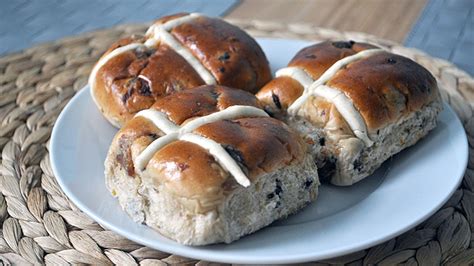 Why do we eat hot cross buns at Easter? | BT