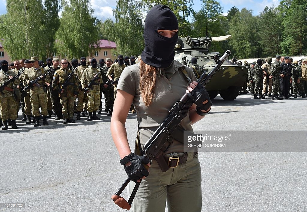 Afbeeldingsresultaat voor ukrainian women soldiers