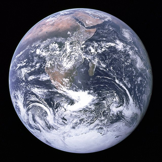 640px-The_Earth_seen_from_Apollo_17.jpg