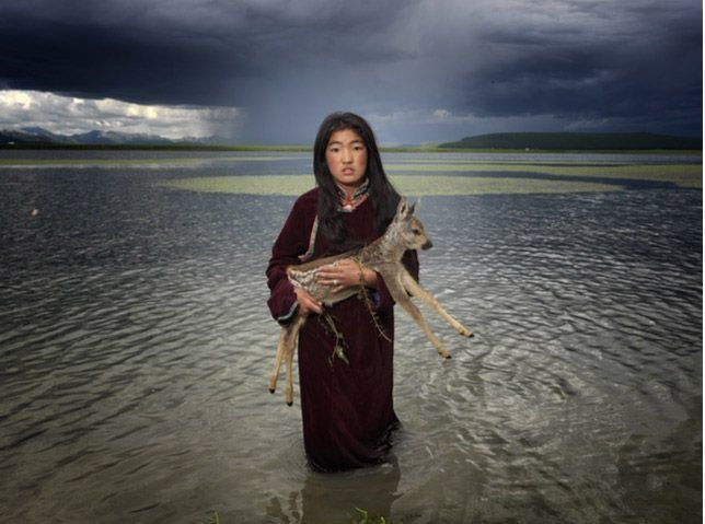 Photographer Visits Lost Mongolian Tribe, Captures Stunning Photos Of Their Life And Culture