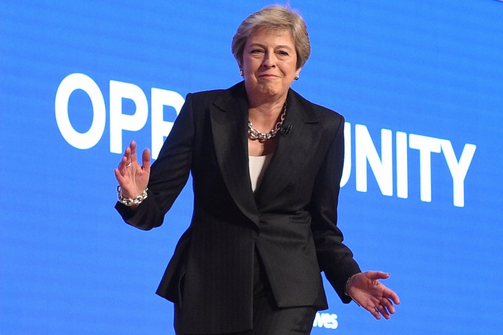 Theresa-May-dancing-2-0.jpg