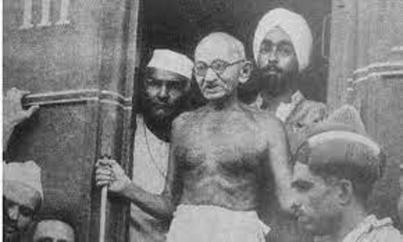 Gandhi.jpg.c741ad98f60d42b185e4eb023d19afcd.jpg