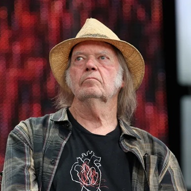 687656918b5a4_Neilyoung.jpg.6aefecdfc177713cb2d42a37073fc918.jpg